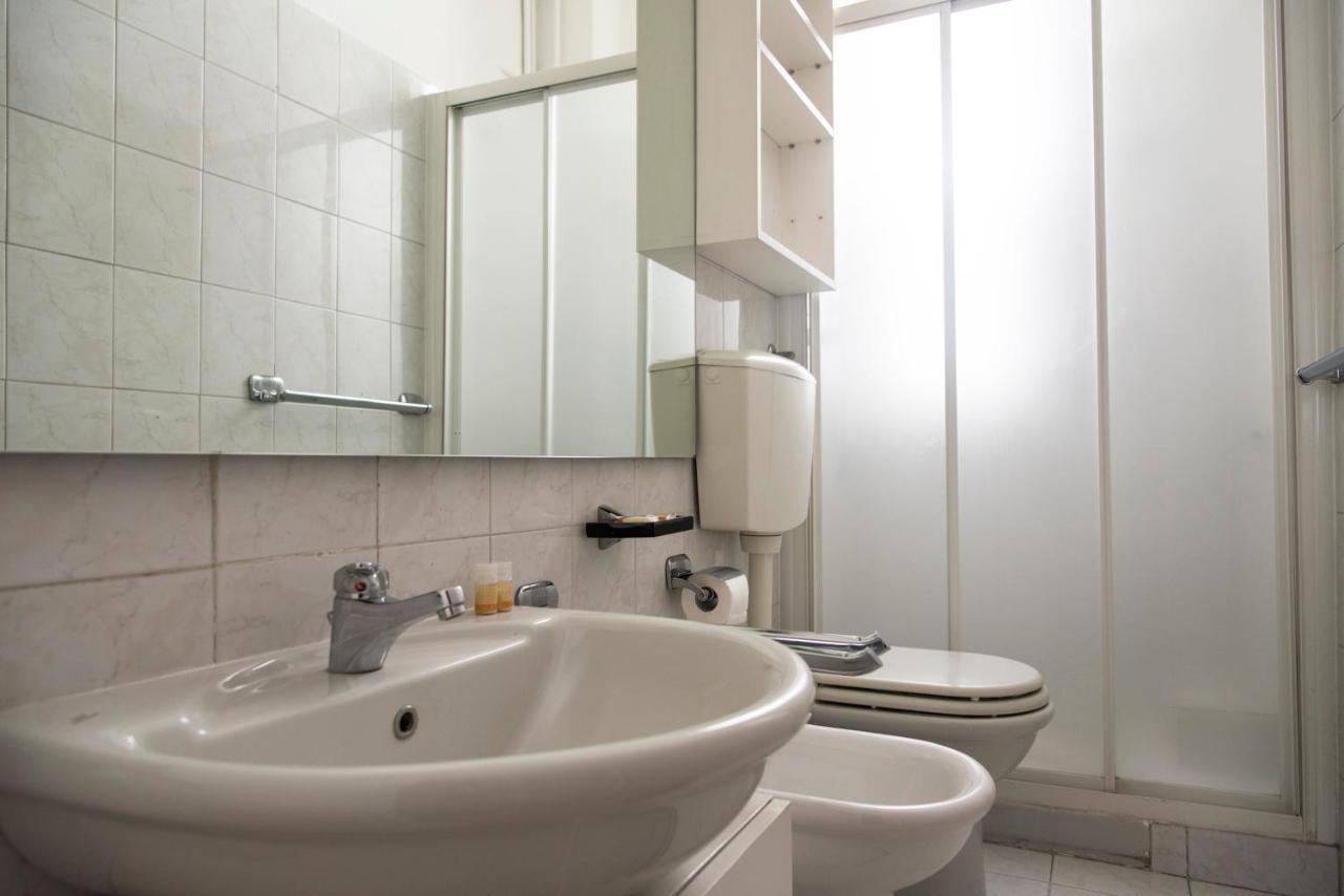 Peaceful Court Apartment In Shopping District Mediolan Zewnętrze zdjęcie